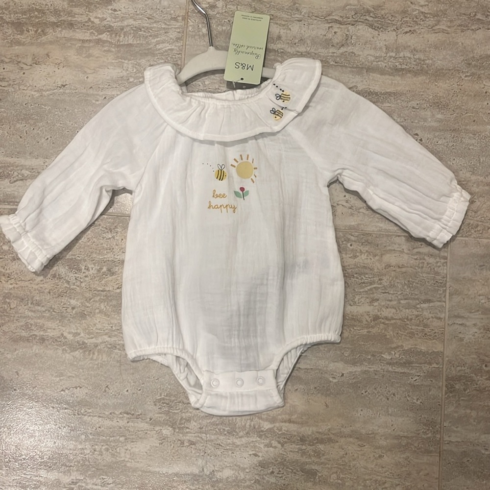 NWT M&S baby onsie 100% cotton size 0-3 months